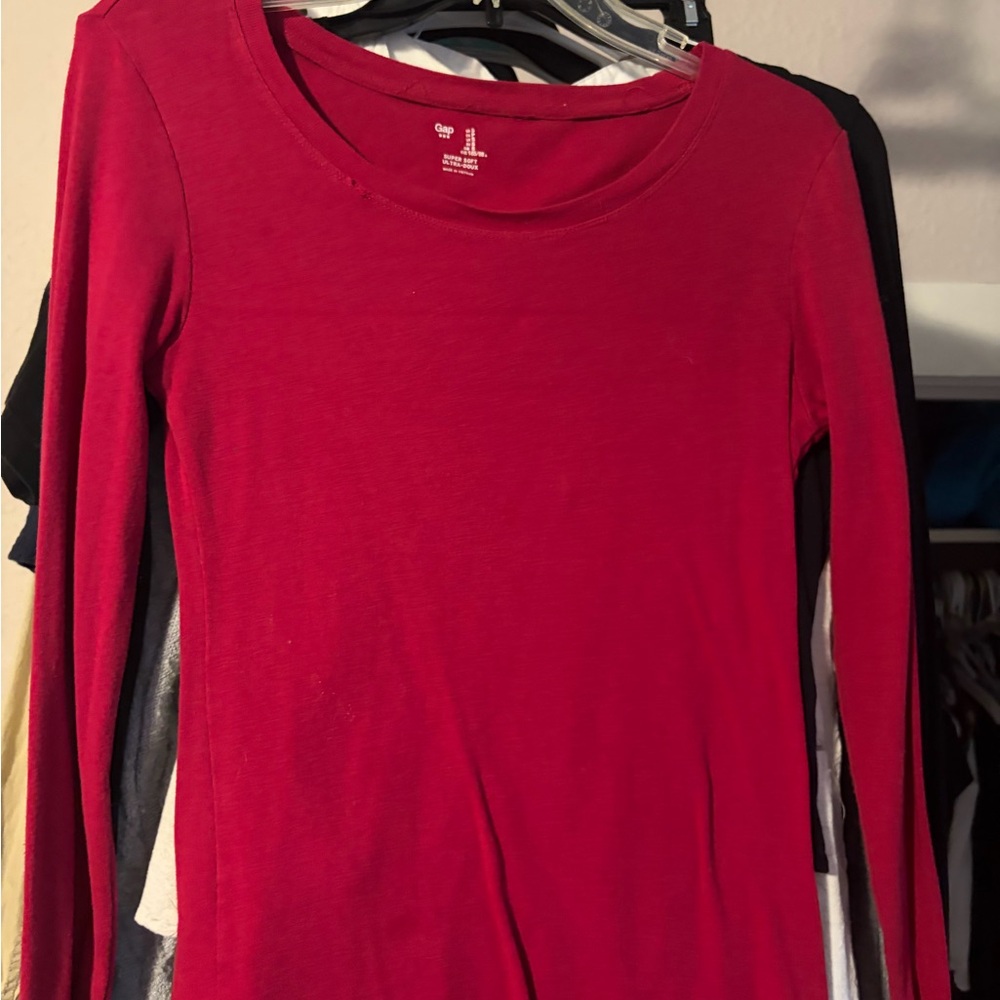 Women’s Long Sleeve Crew Neck Top - Red